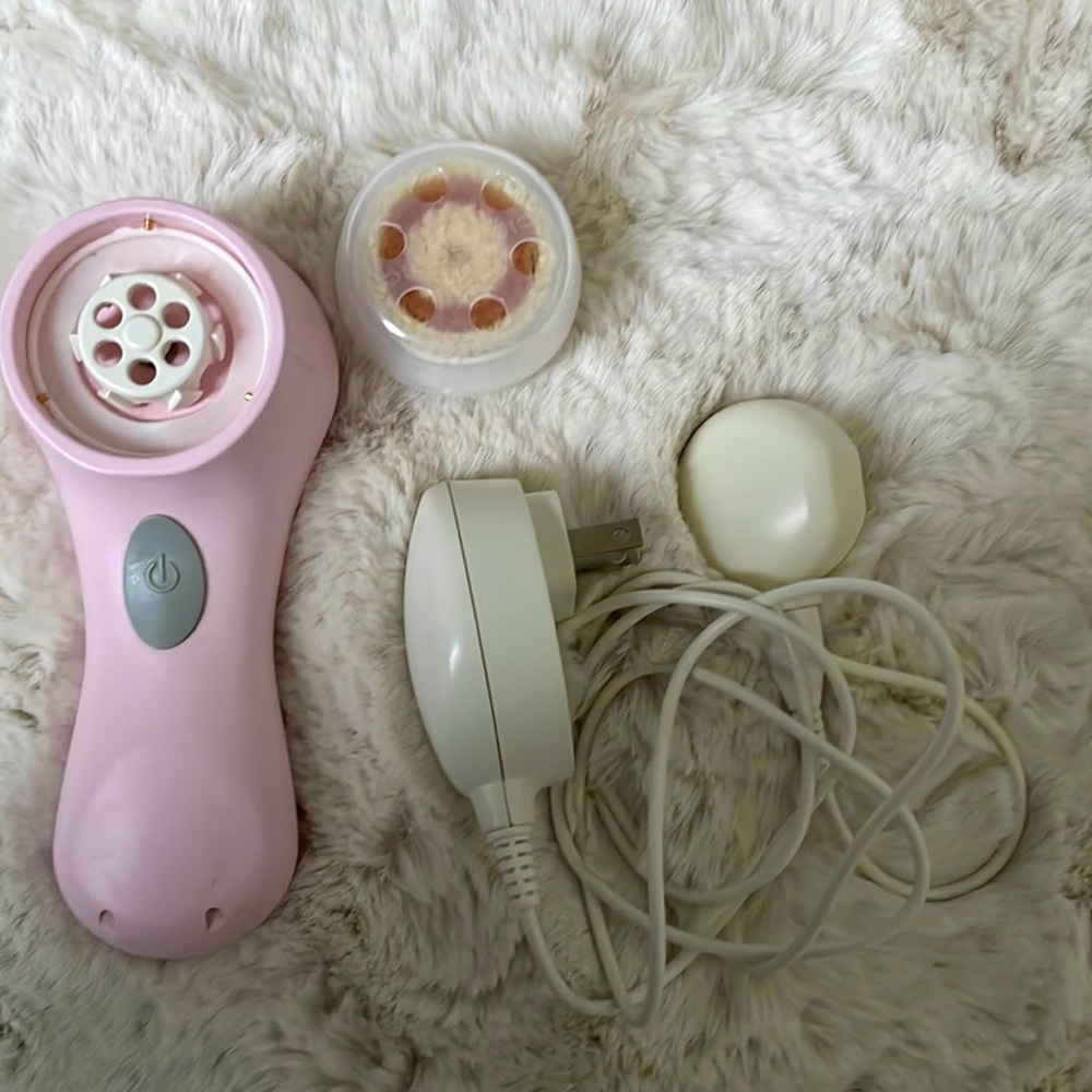 Clarisonic Pink Mia w/ new brush head